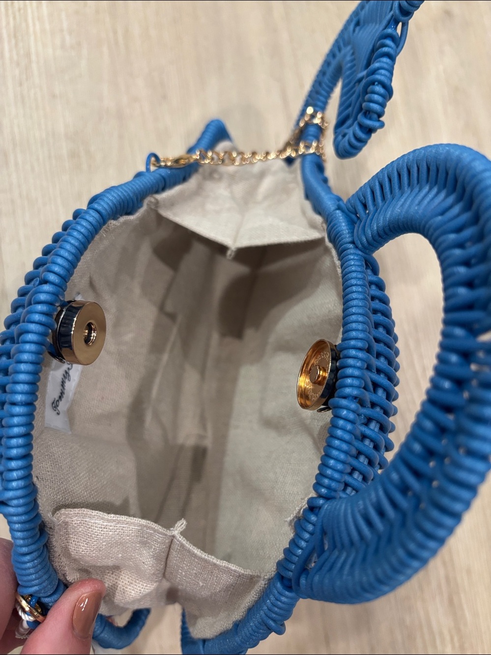 NWT Tommy Bahama blue Wicker Whale crossbody/ Handbag - Picture 3 of 5
